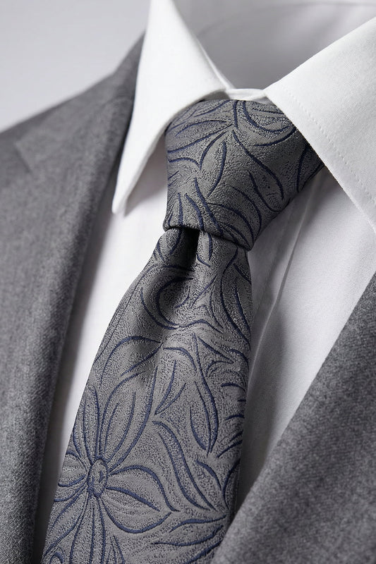 Milleniva Gri Dokulu Mikrofiber Kravat - Yakın Çekim Çiçek Deseni ve Düğüm
