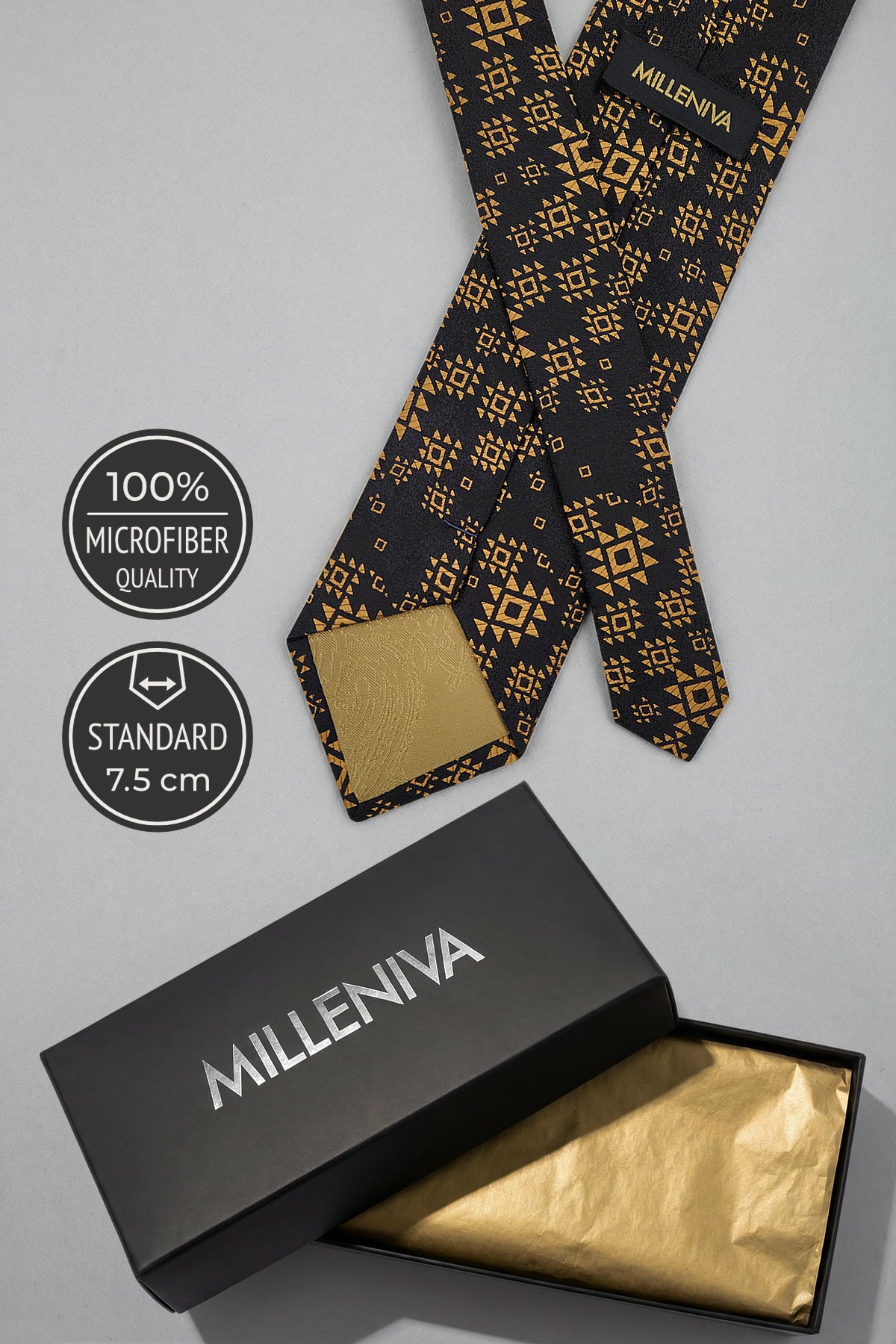 Milleniva 7.5cm Siyah Mikrofiber Kravat - Özel Hediye Kutusu ve Marka Etiketi Görünümü