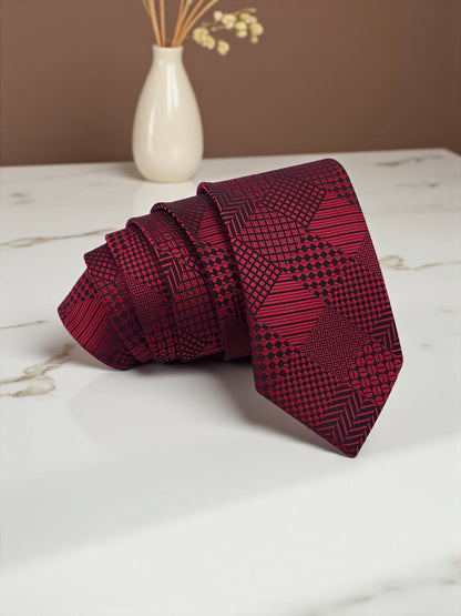 Milleniva mikrofiber bordo desenli kravat. Erkekler için özel tasarım.