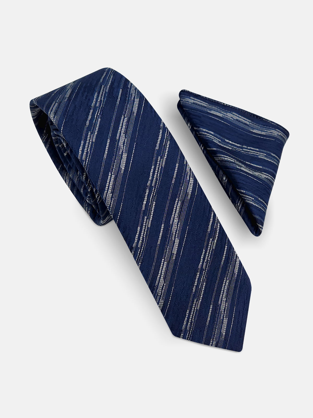 Milleniva lacivert slim fit mikrofiber kravat ve mendil seti. Erkekler için şık, çizgi desenli klasik aksesuar.
